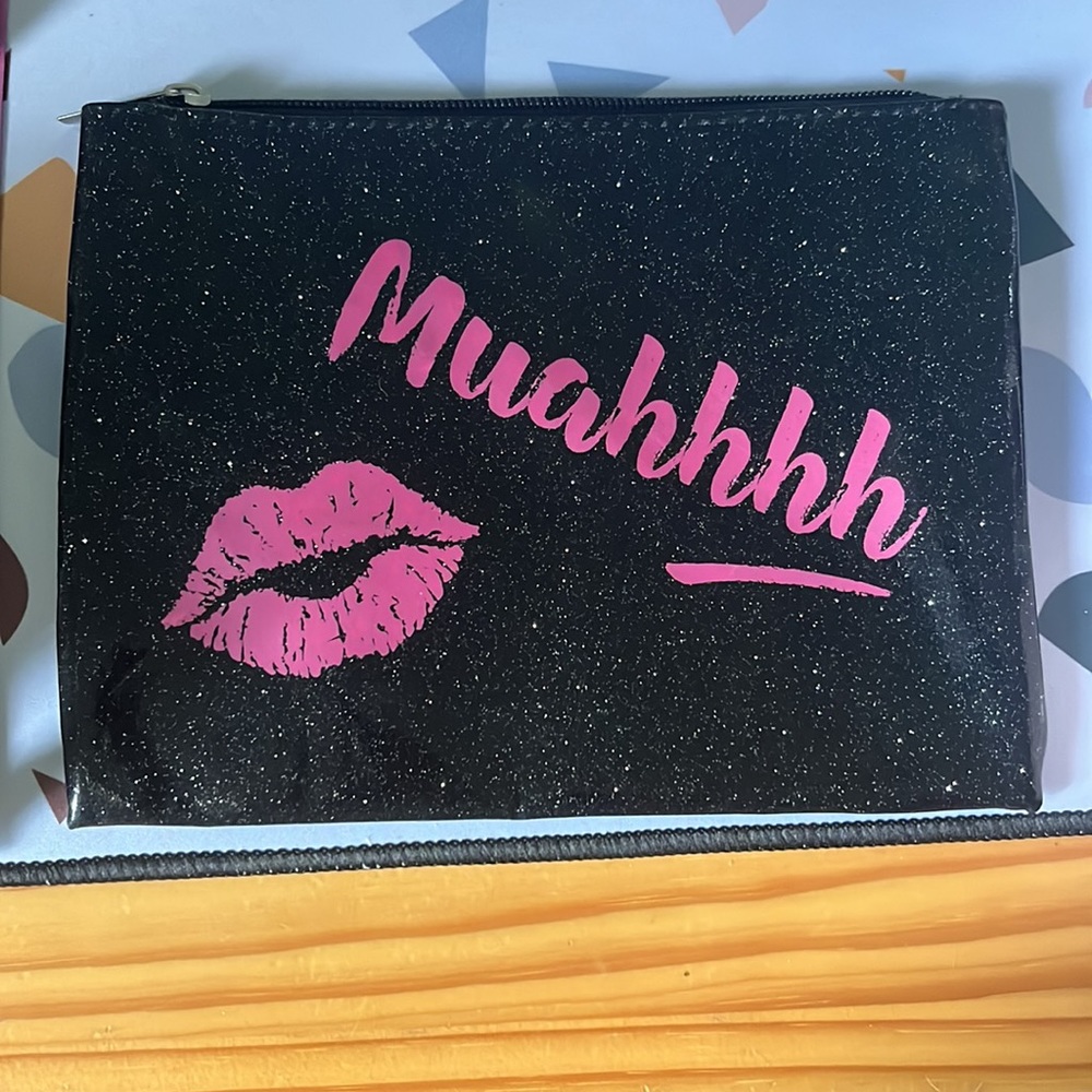 MAKEUP BAGS!!!! - Picture 2 of 4